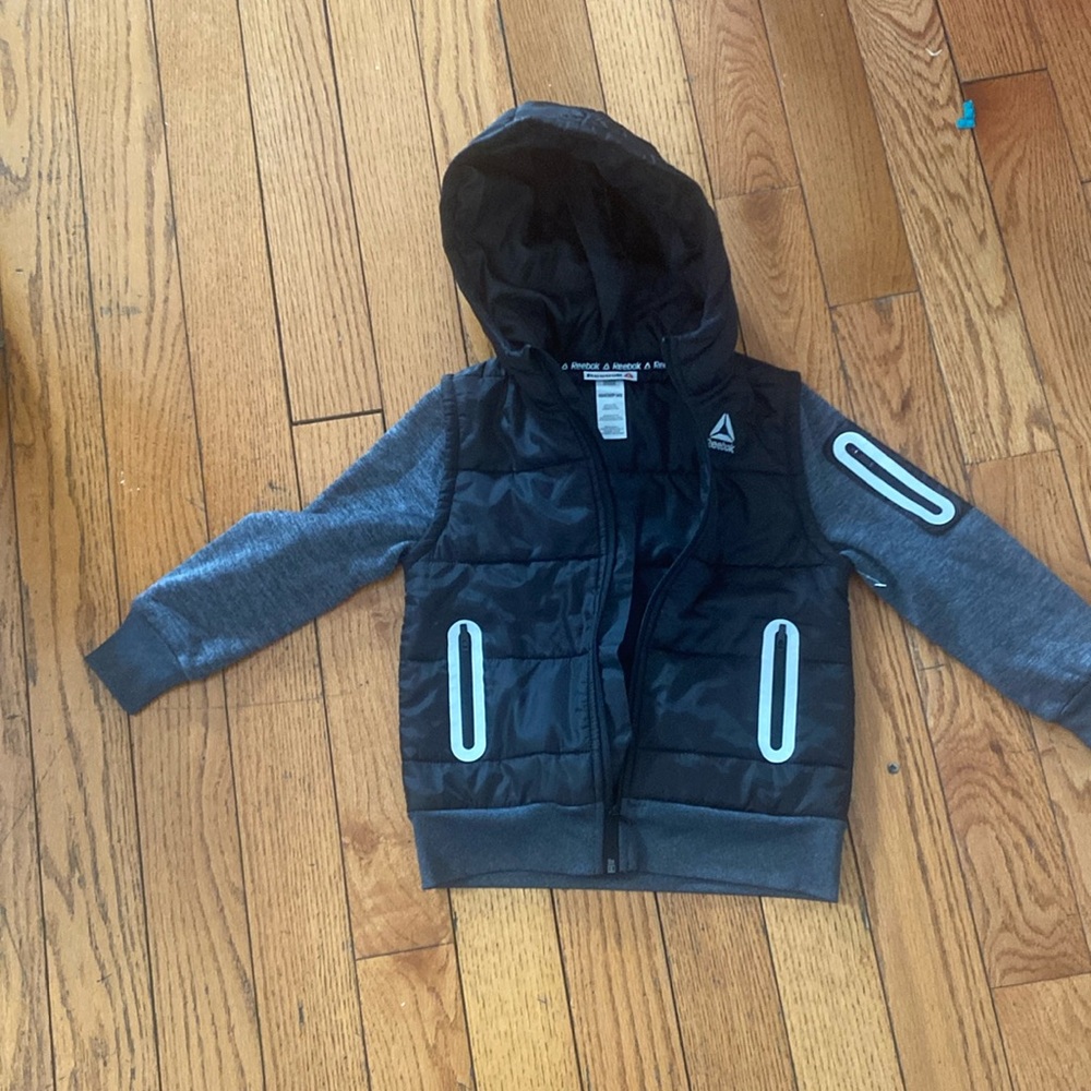 NWOT lightweight Reebok jacket